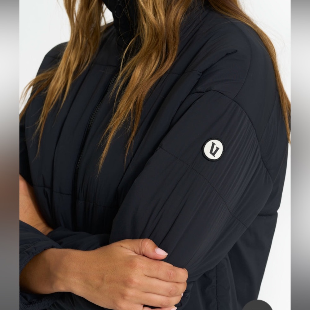 NWT Vuori Canyon Insulated Jacket Black $188